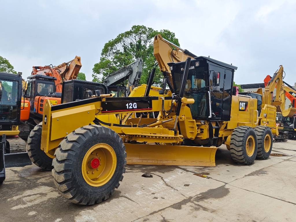 Niveleuse Caterpillar 12G — occasion 2020, 2 600 h