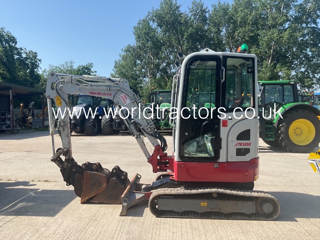 Takeuchi TB 325 R