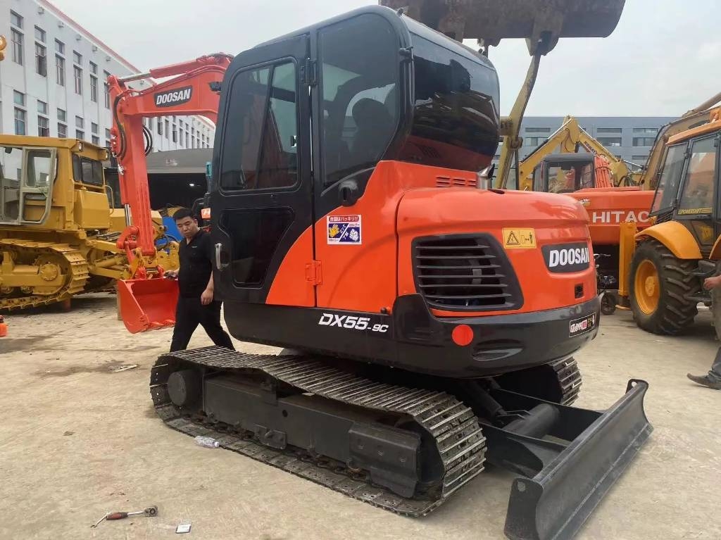 Mini-pelle Doosan DX55-9C — occasion 2024, 1 000 h