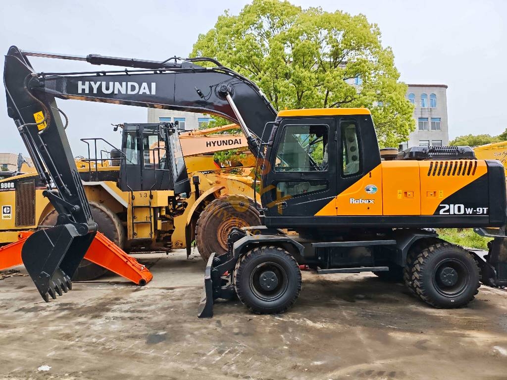 Hyundai 210W-9