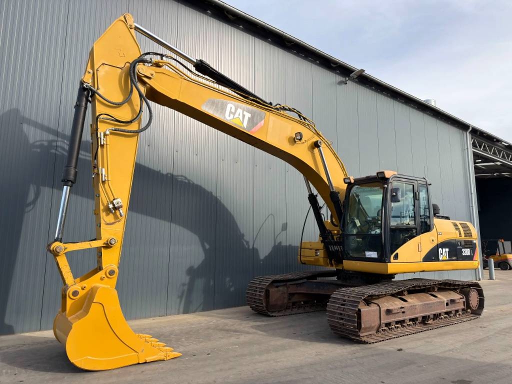 Pelle sur chenilles Caterpillar 320D L — occasion 2009, 9 128 h