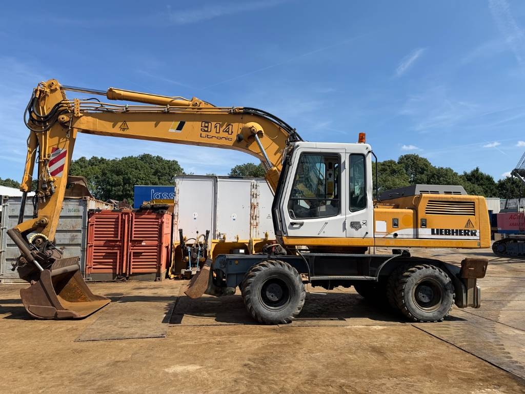 Liebherr A 914
