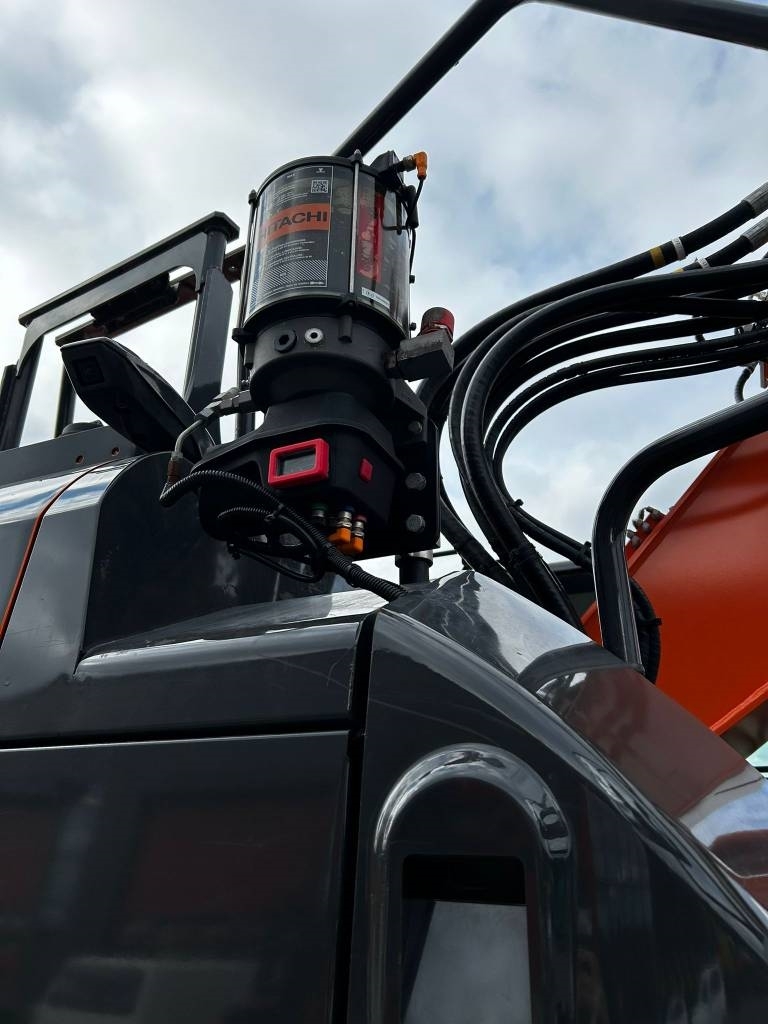 Hitachi ZX 225 US-7 /Myyty, Sold kuva 16