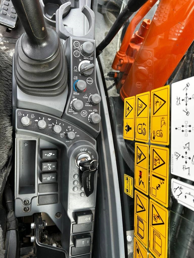 Hitachi ZX 225 US-7 /Myyty, Sold kuva 19