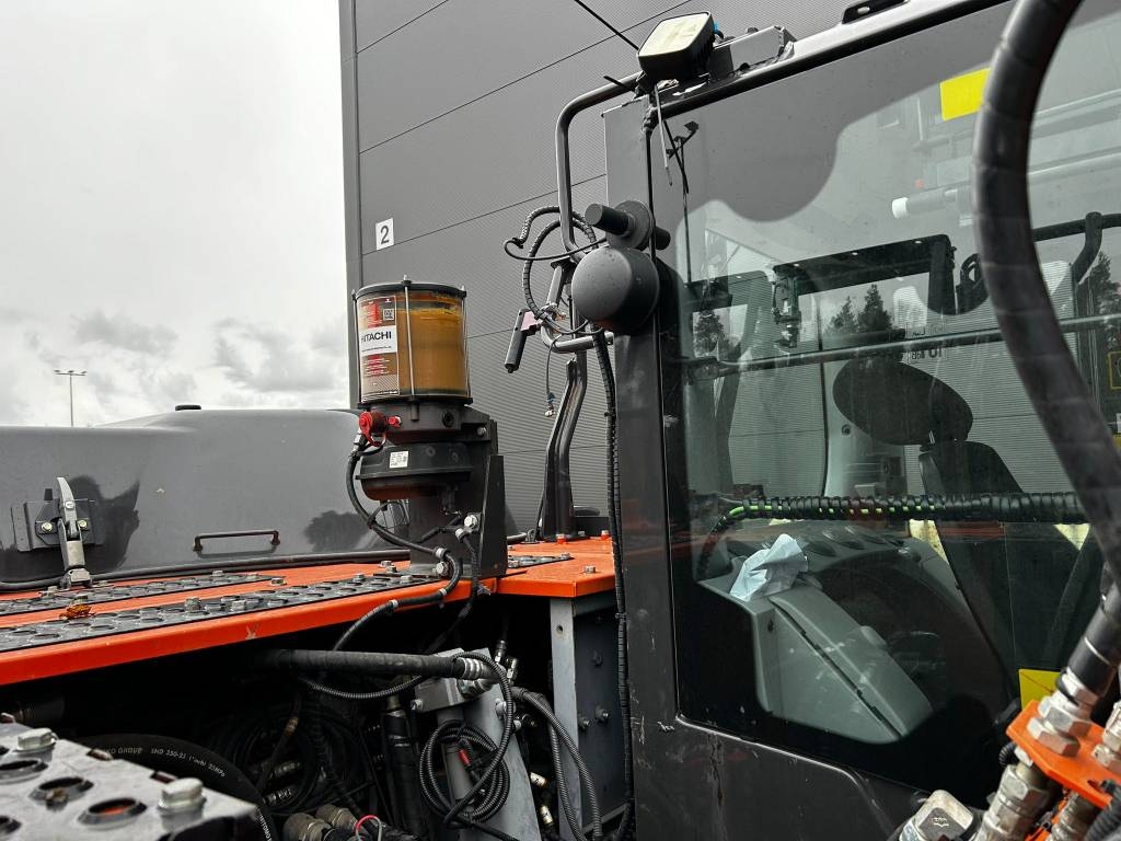 Hitachi ZX 220 W-7 / Rasvari, Stage V, Pienet tunnit kuva 6