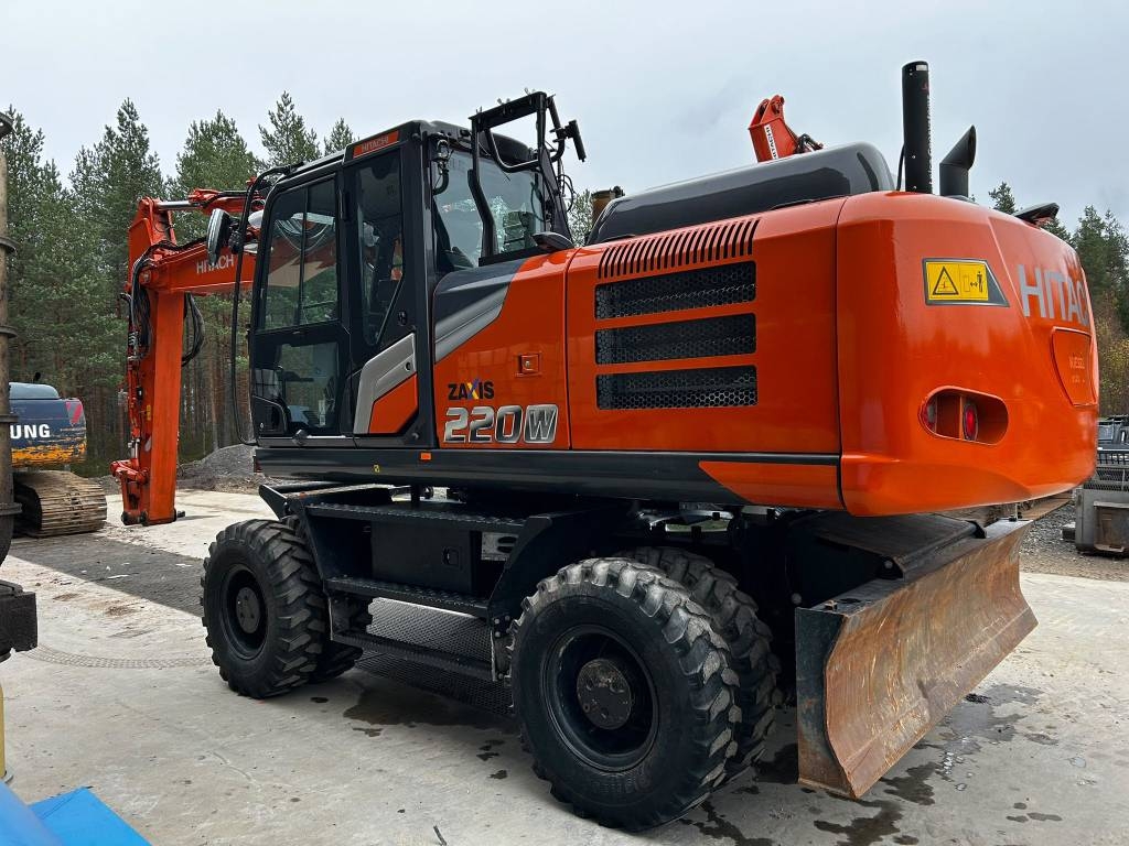 Hitachi ZX 220 W-7 / Rasvari, Stage V, Pienet tunnit kuva 5