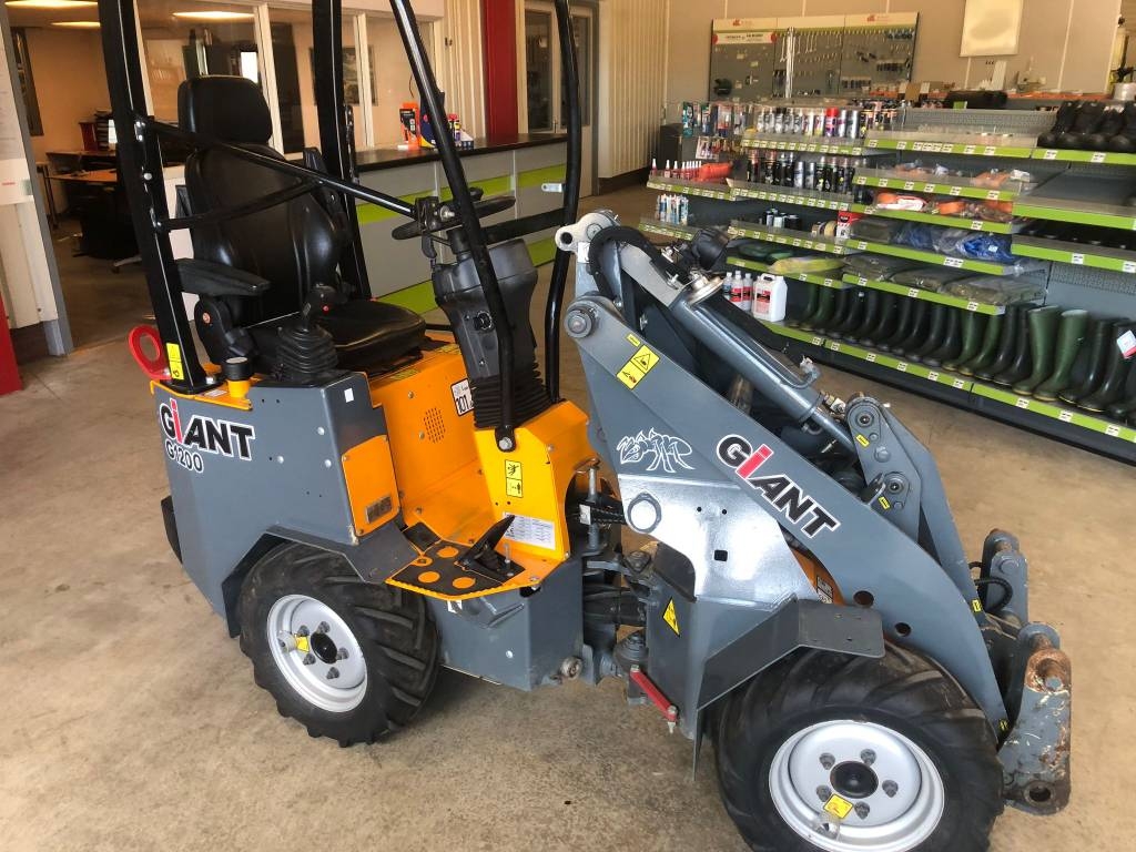 GiANT G 1200