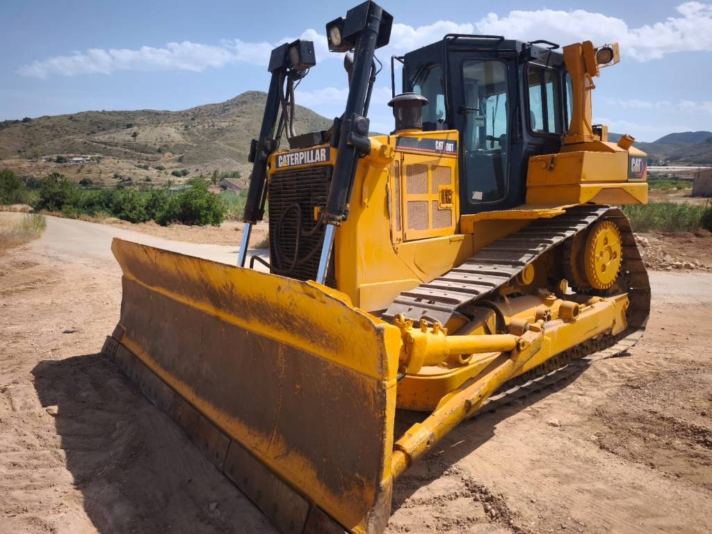 Bulldozer Caterpillar D 6 T — occasion 2013, 17 915 h