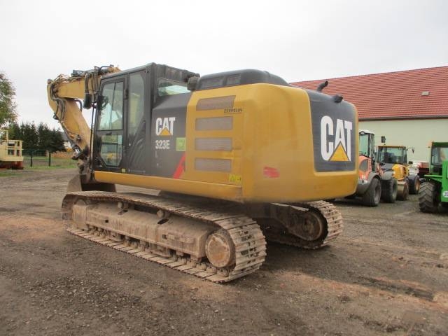 Pelle sur chenilles Caterpillar 323 EL — occasion 2015, 10 070 h