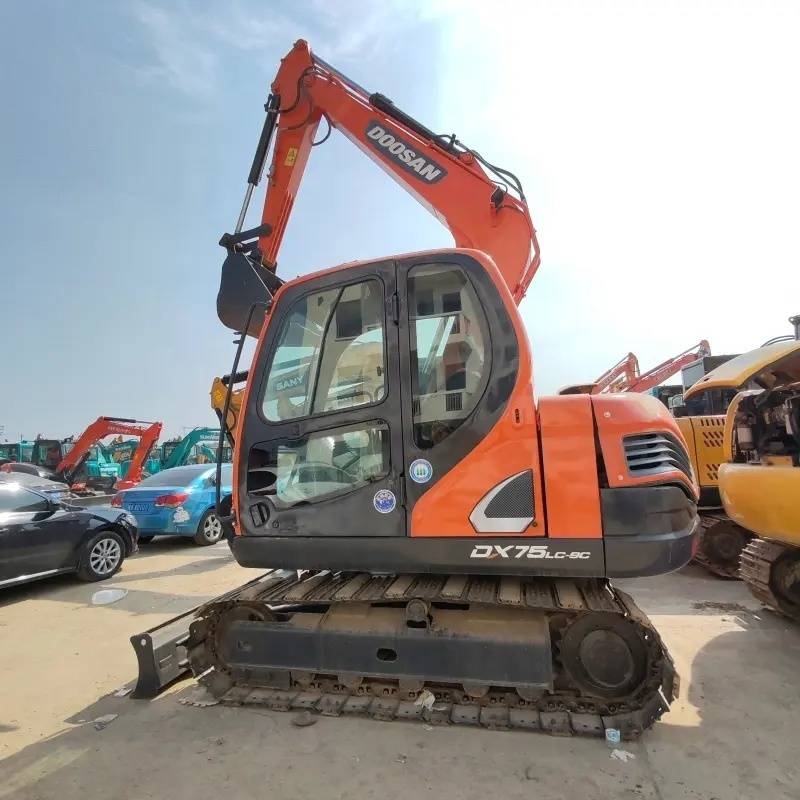 Pelle sur chenilles Doosan DX 75 — occasion 2024, 964 h