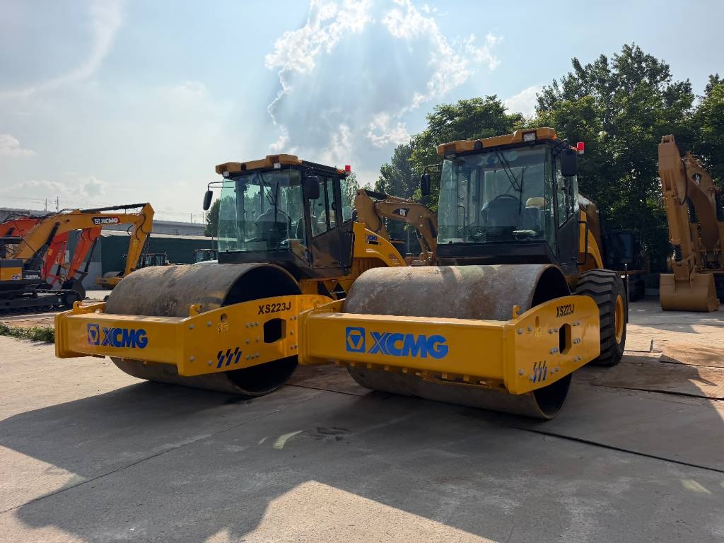 Rouleau monocylindre XCMG XS 223 J — occasion 2025, 19 h