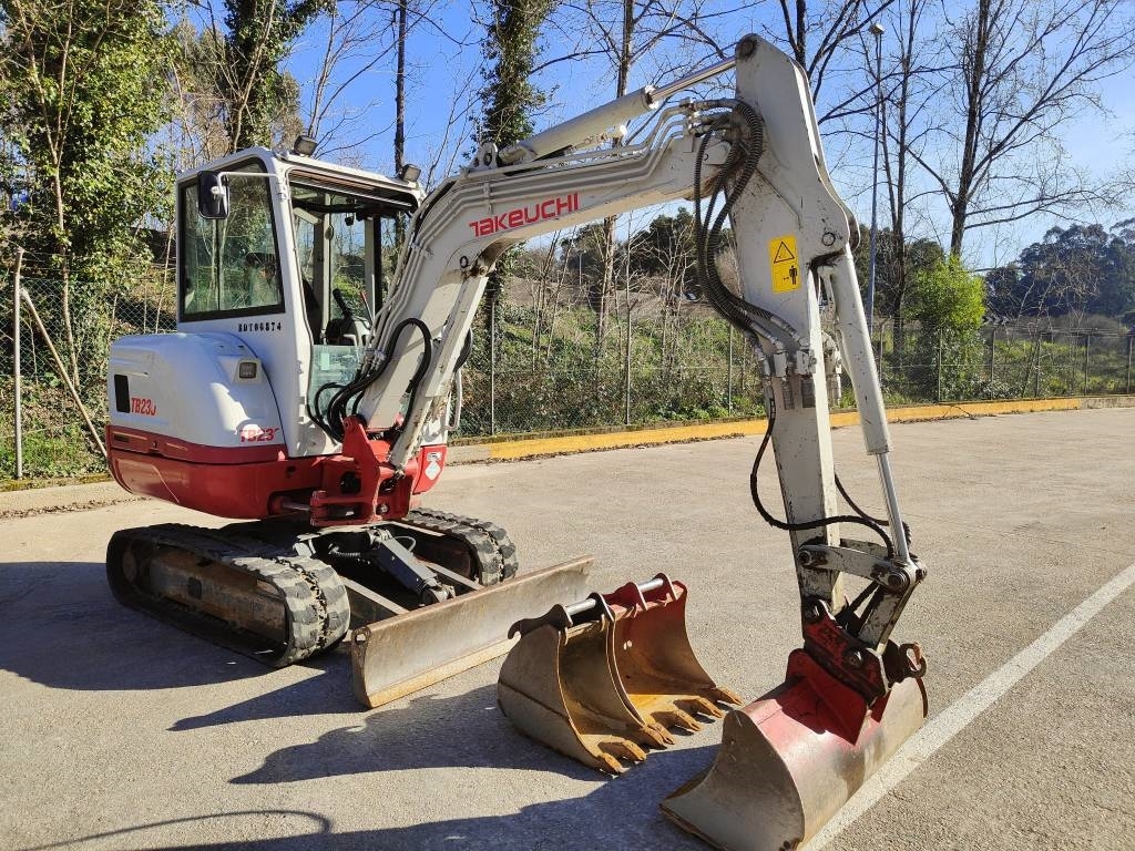 Takeuchi TB 230