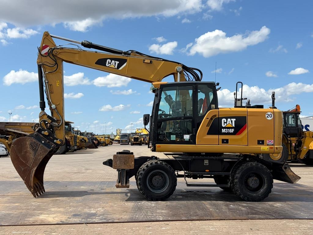 CAT M316F Mobile excavator