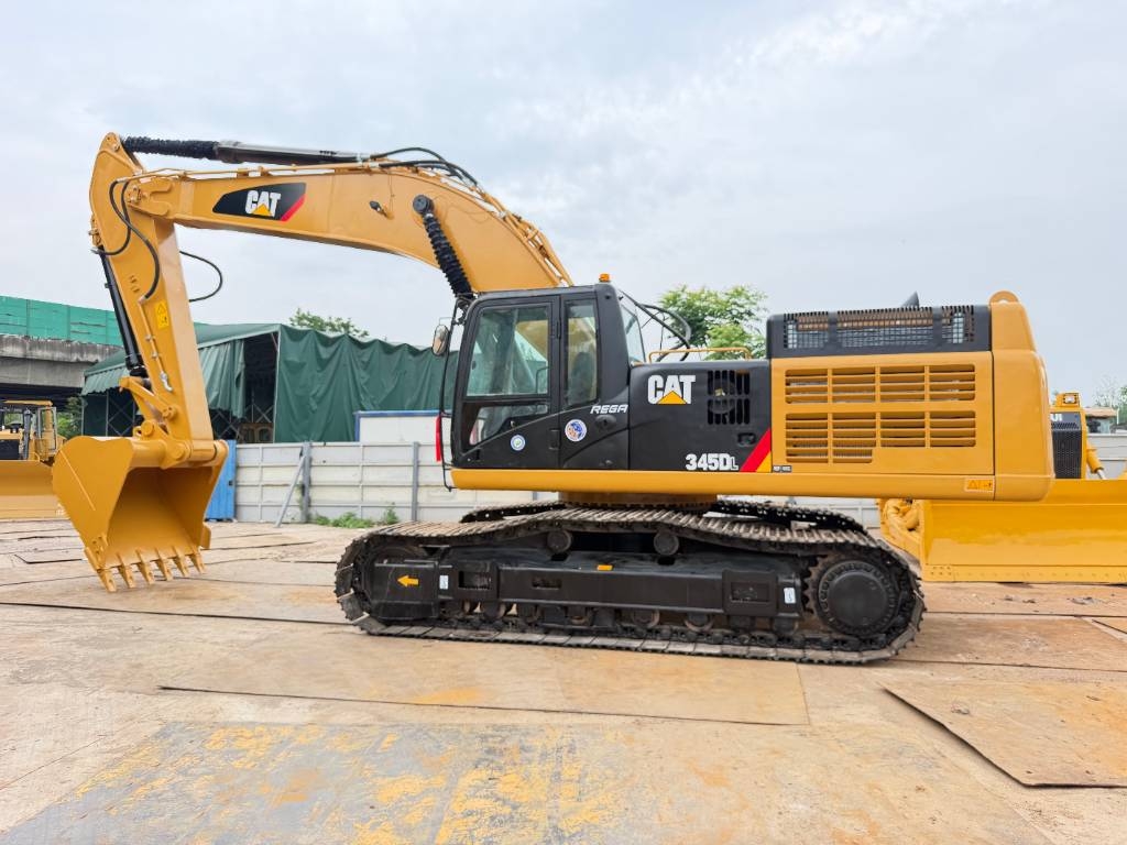 Pelle sur chenilles Caterpillar 345 D — occasion 2023, 2 100 h