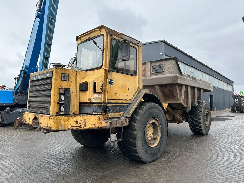 Tombereau articulé Caterpillar D 25 C — occasion 1989, 8 800 h