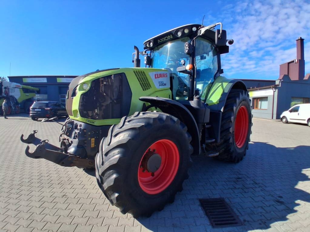 CLAAS Axion 830