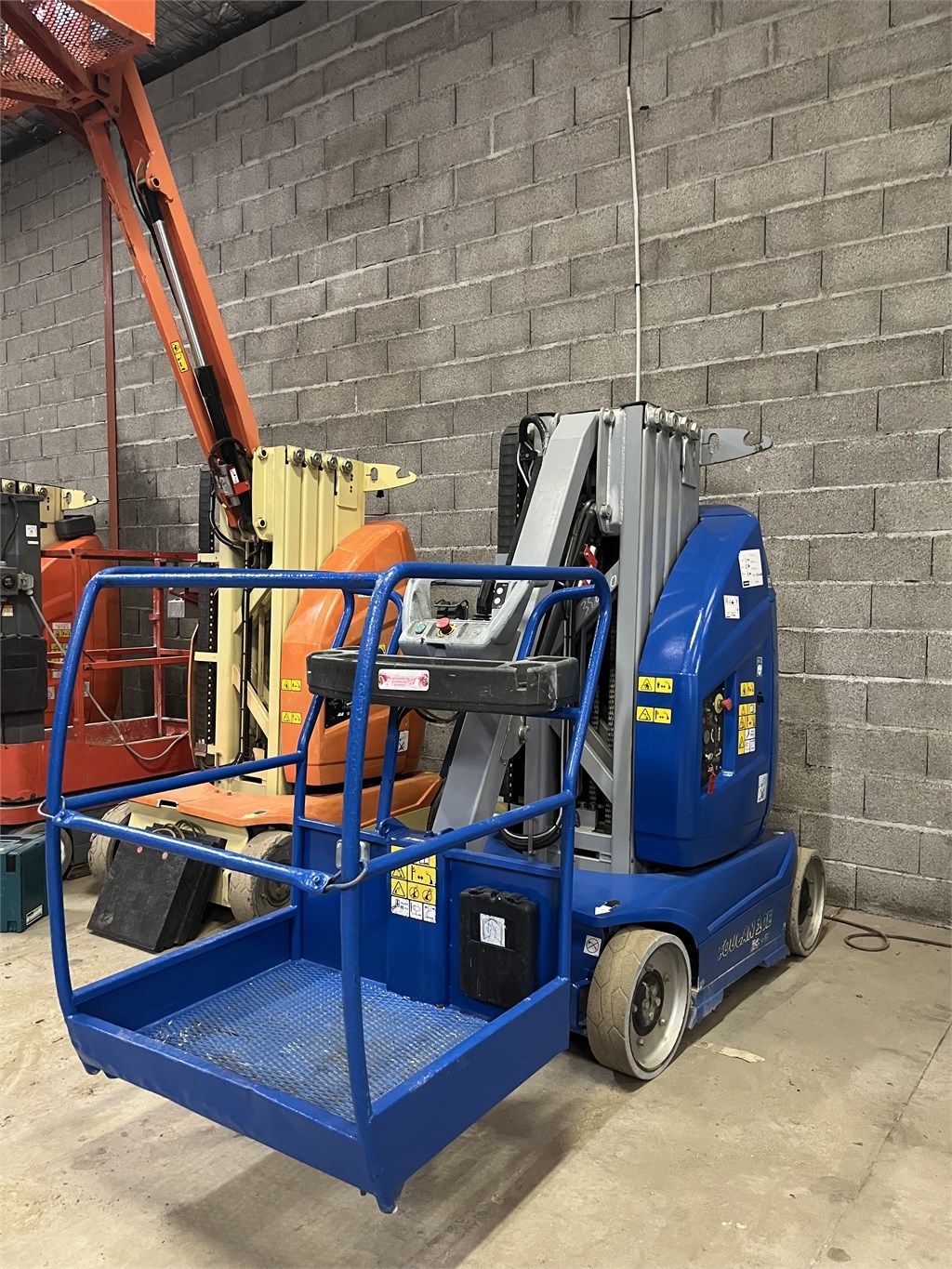 JLG Toucan 10 E