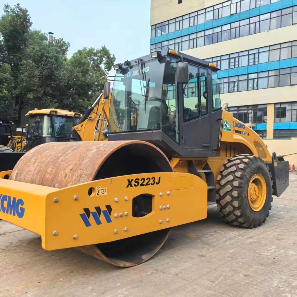 Rouleau monocylindre XCMG XS 223 J — occasion 2024, 600 h