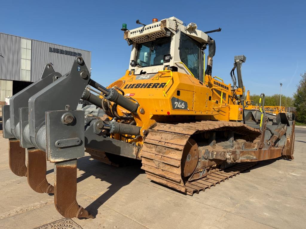 Liebherr PR 746