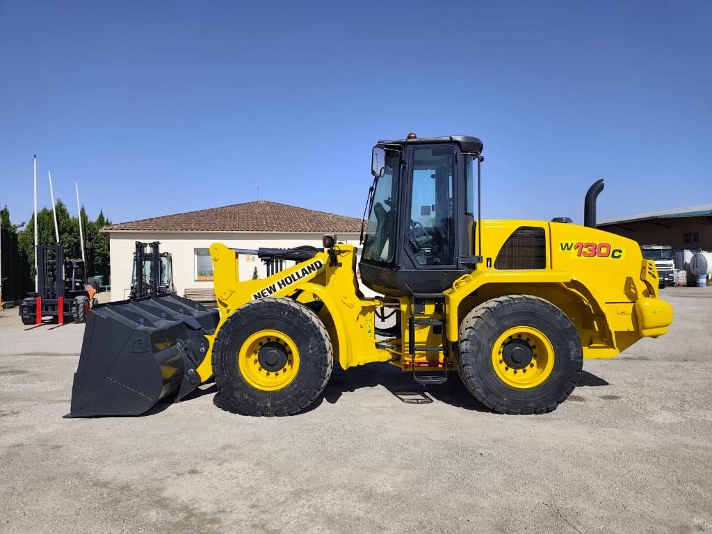 New Holland W 130 C