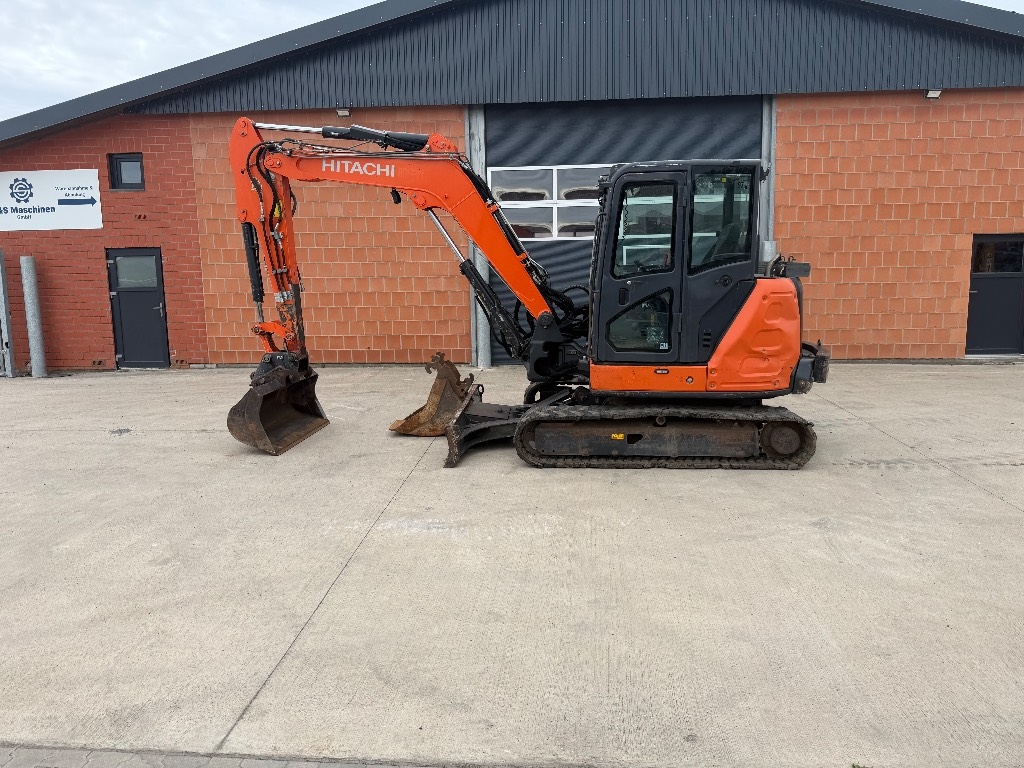 Mini-pelle Hitachi ZX 65 US B-5 — occasion 2018, 4 122 h