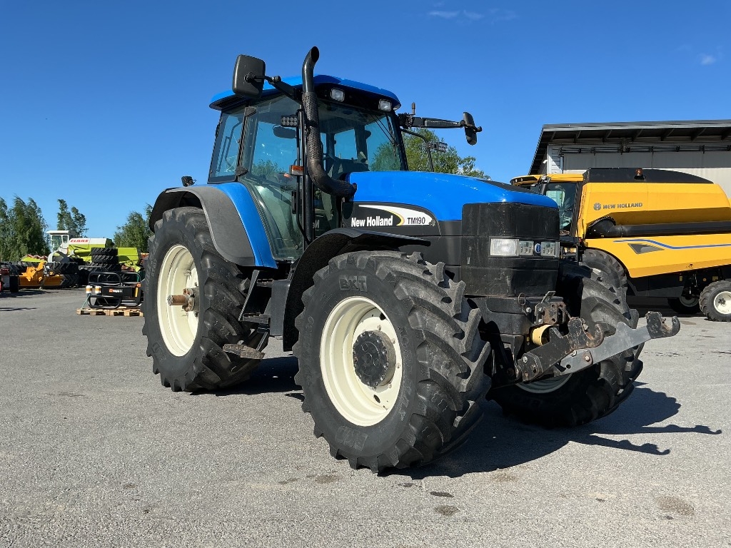 New Holland TM 190 PC