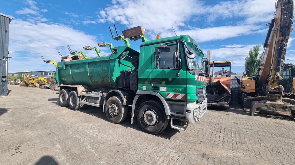 Mercedes-Benz Actros 3241