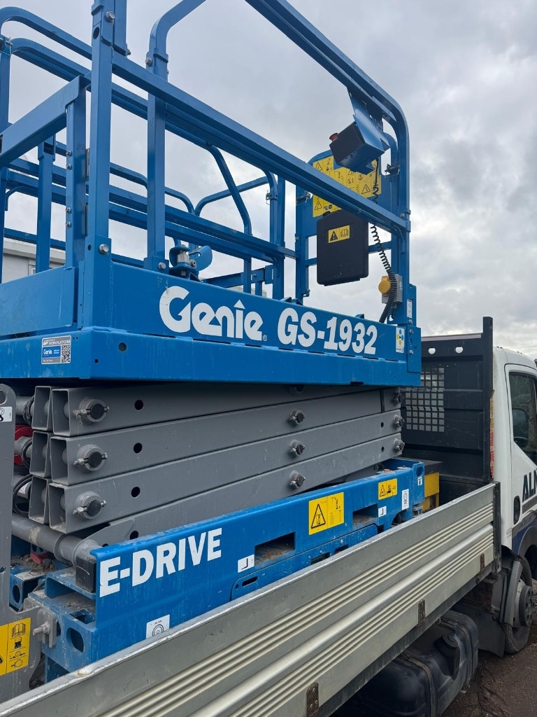 Nacelle à ciseaux Genie GS 1932 Elektro Scherenarbeitsbühne / Steiger — occasion 2022, 16 h