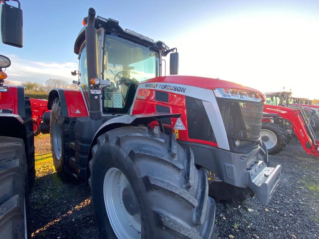 Massey Ferguson 8S.205