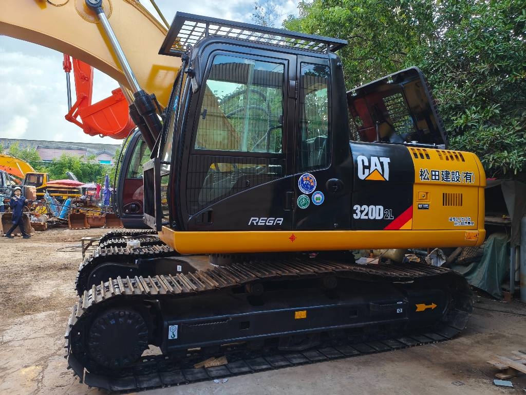 Pelle sur chenilles Caterpillar 320 D — occasion 2017, 4 200 h