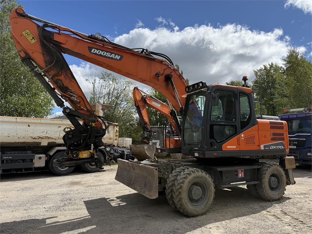 Doosan DX170W-5