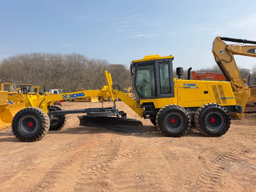 Niveleuse XCMG GR 1803 — occasion 2022, 2 200 h