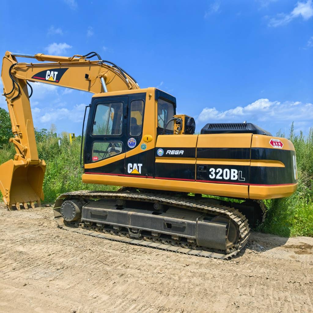 Pelle sur chenilles Caterpillar 320BL — occasion 2022, 1 026 h
