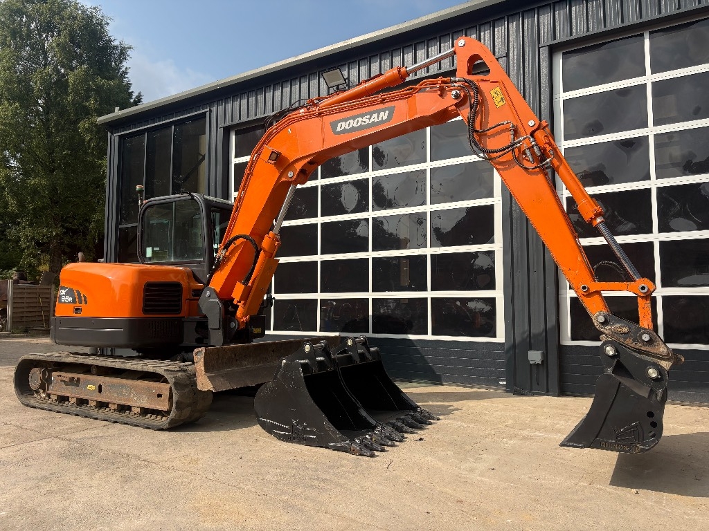 Doosan DX 85 R