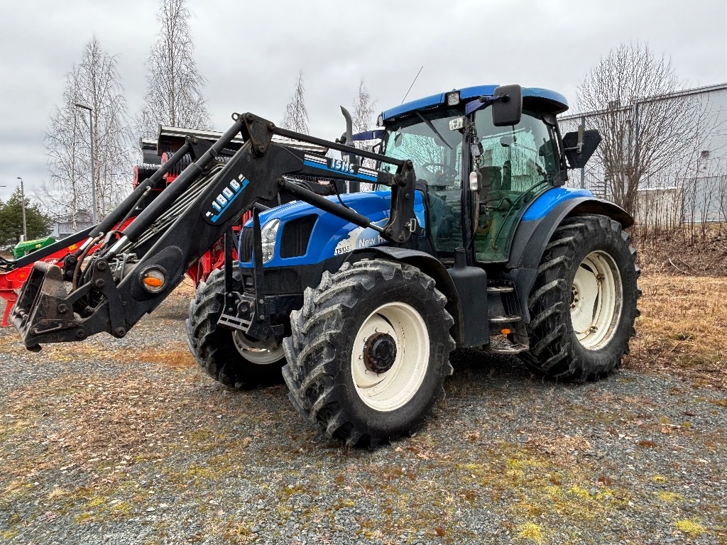 New Holland TS 135