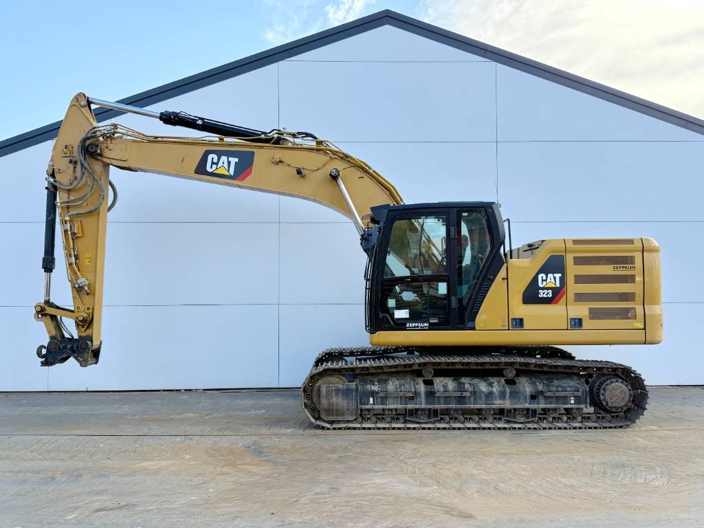 CAT 323 - Next Gen - Hammer Lines / Quick Coupler