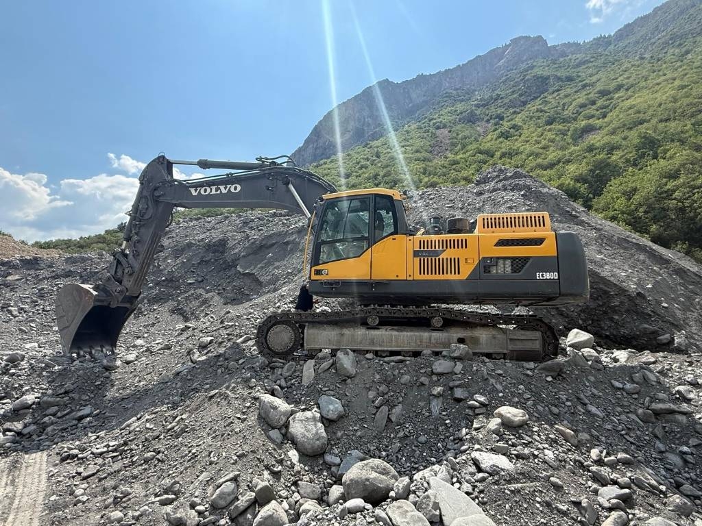 Volvo EC 380 D L //BJ. 2016 / 8700H/SW/ZSA/TOP