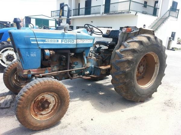Tractor Ford 4600