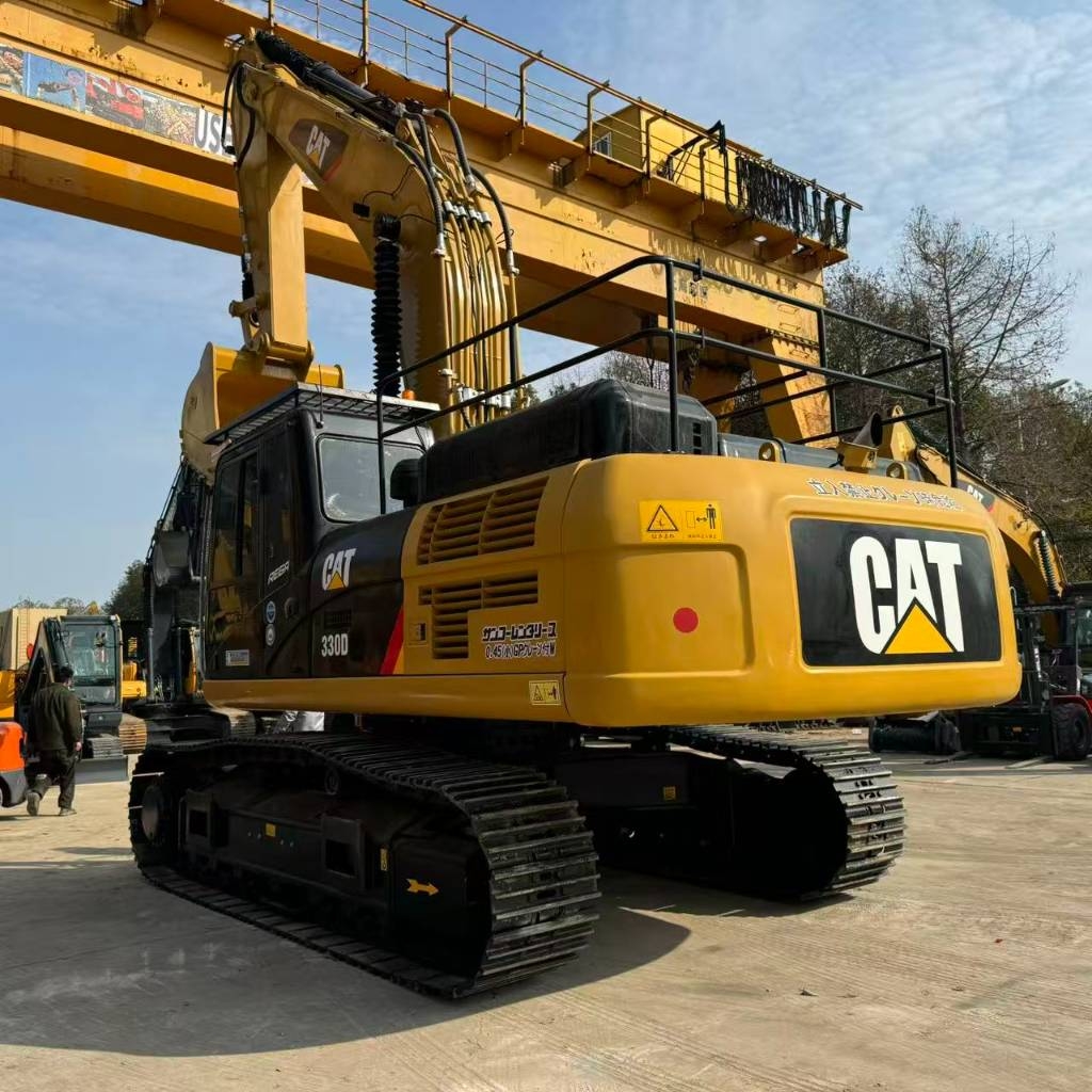 Pelle sur chenilles Caterpillar 330 D L — occasion 2024, 800 h