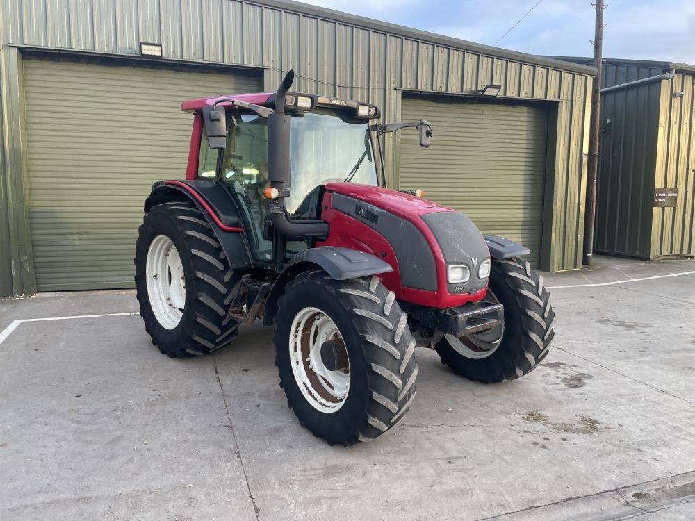 Valtra N 141