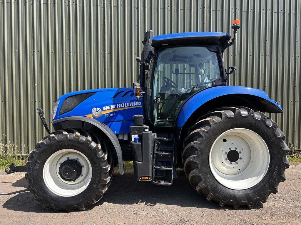 New Holland T7.210