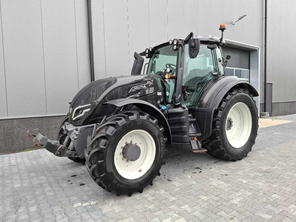 Valtra T 215 Direct Twintrac