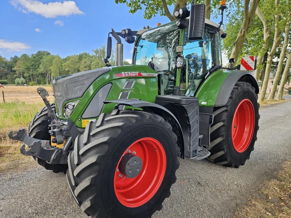 Tracteur agricole Fendt 724 Gen6 Profi Plus Design Line (722 720 718) — occasion 2023, 4 680 h