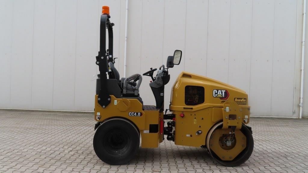 Rouleau monocylindre Caterpillar CC4.0 — occasion 2026, 1 h