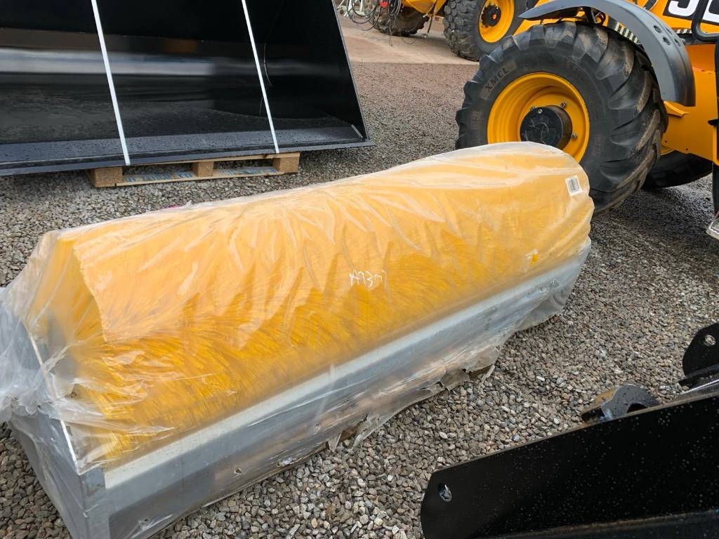 JCB BUCKET BRUSH