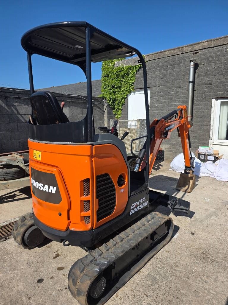 Doosan DX 17