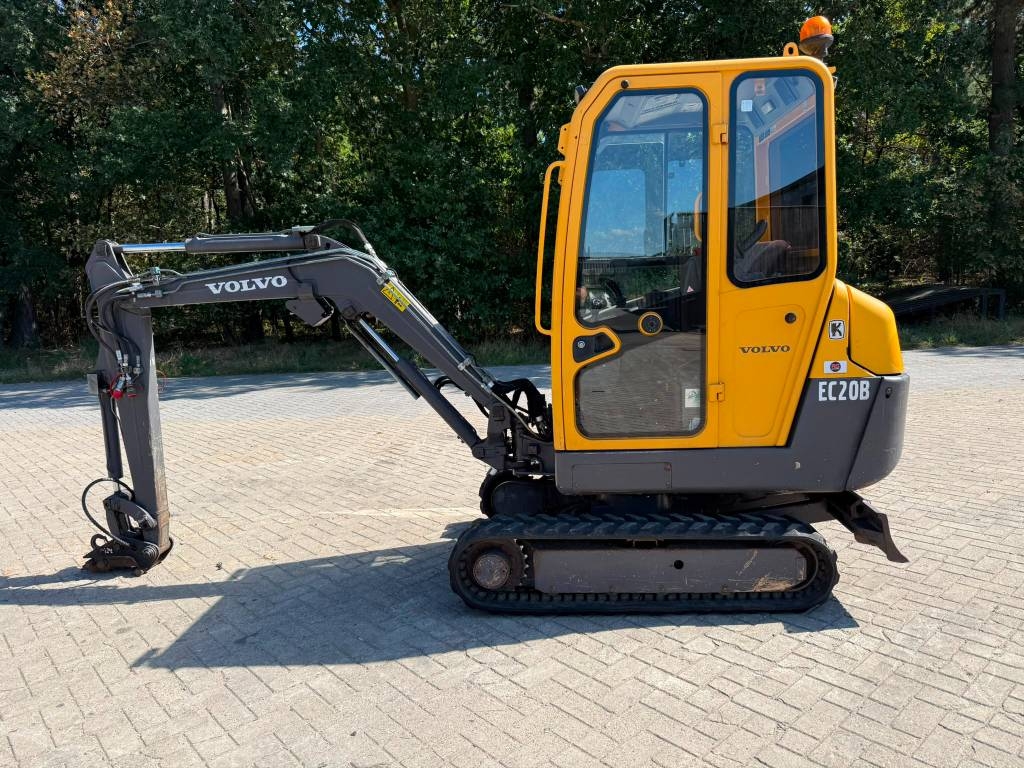 Mini-pelle Volvo EC 20 B XTV — occasion 2010, 4 257 h