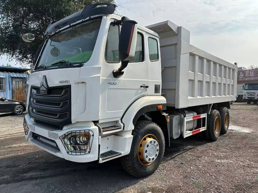 Sinotruk Hohan 400