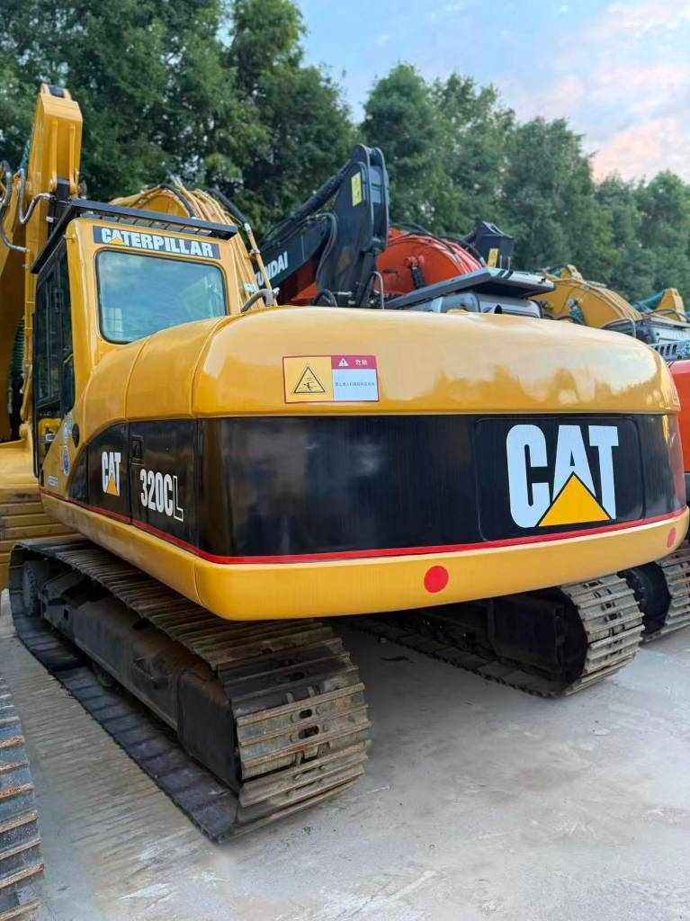 Pelle sur chenilles Caterpillar 320 C L — occasion 2005, 1 000 h