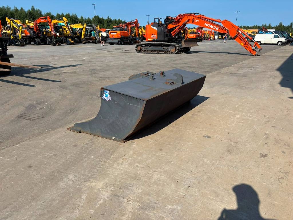 Vikingsteel Tasauskauha 2500mm / 1200L NTP10 kuva 3
